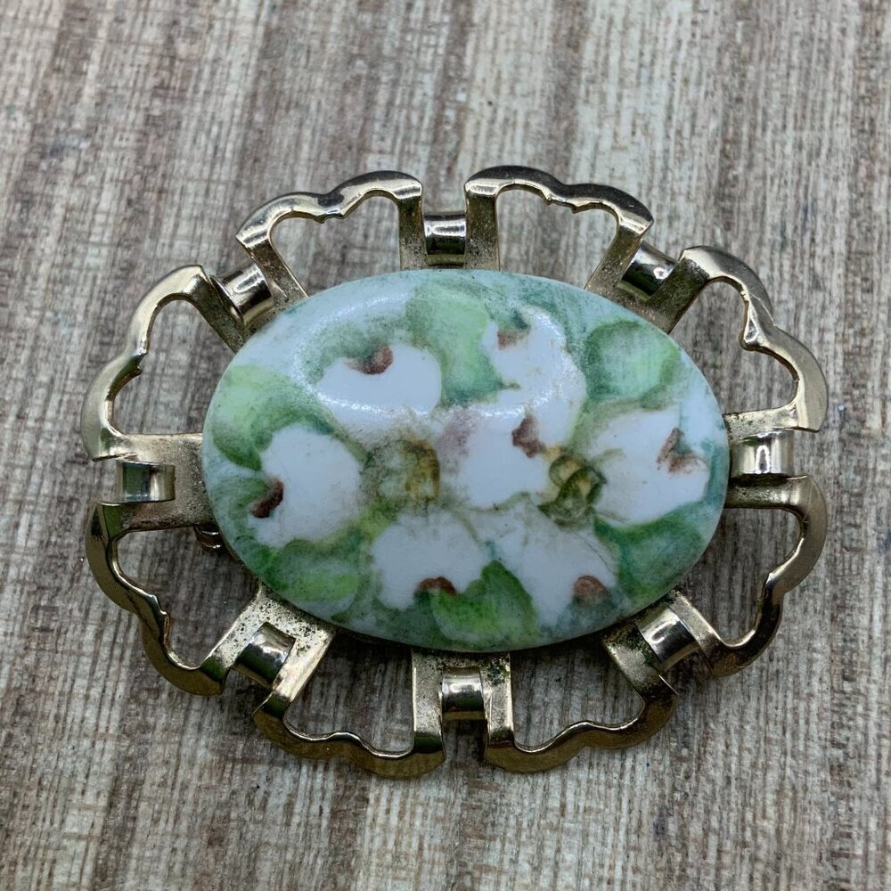 Flower Painted Porcelain Vintage Gold Tone Floral Brooch Pin